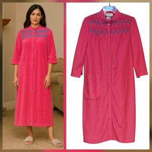 Vintage Vandemere Velour Grannycore Robe Made in USA Size Medium
